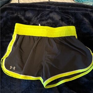 Under armour size small athletic shorts